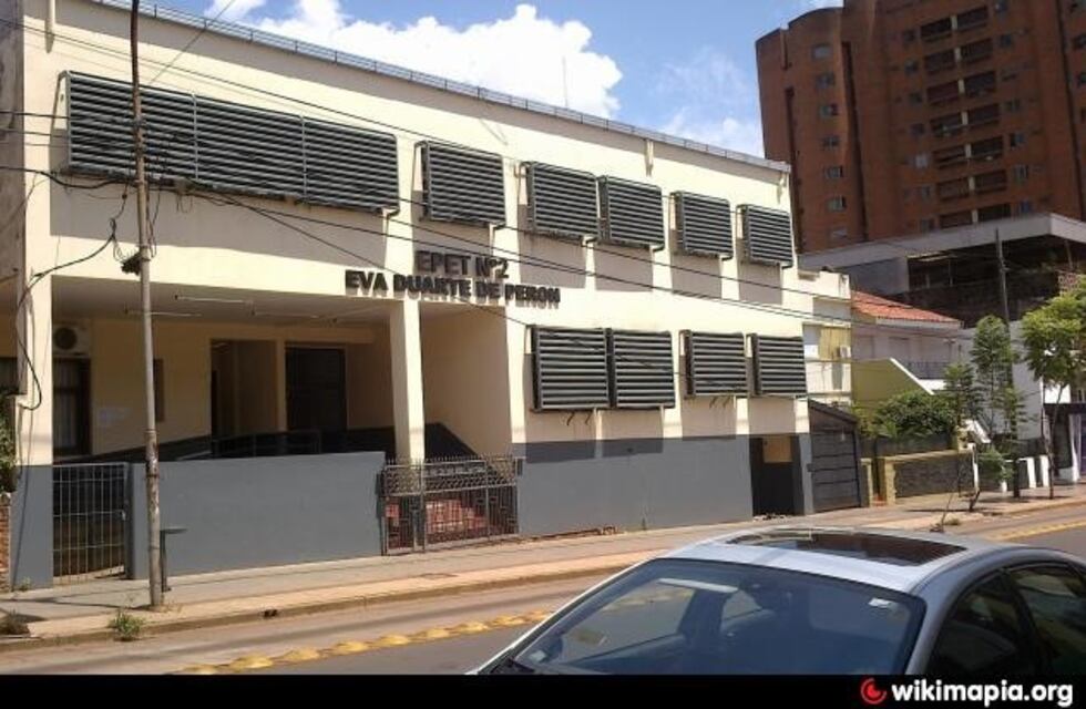 Doce alumnas de la EPET N° 2 se intoxicaron con un perfume