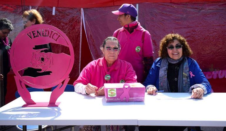 caminata saludable mes de la Lucha Contra el Cáncer de Mamas