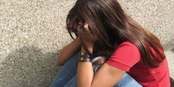 Una niña abusada por su propio hermano.