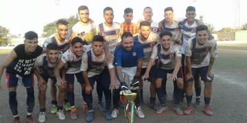 Los Turcos le ganaron el clásico a Las Flores\u002E Copados\u002E