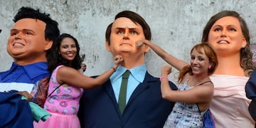 El muñeco de Jair Bolsonaro en el tradicional desfile de muñecos gigantes