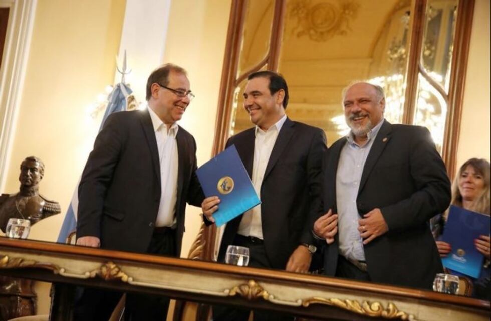 Provincia y Capital acordaron bancarizar a los trabajadores municipales