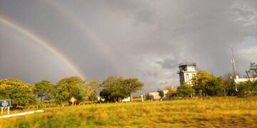 Los vuelos que llegan y parten desde el aeropuerto de El Pucú, están demorados