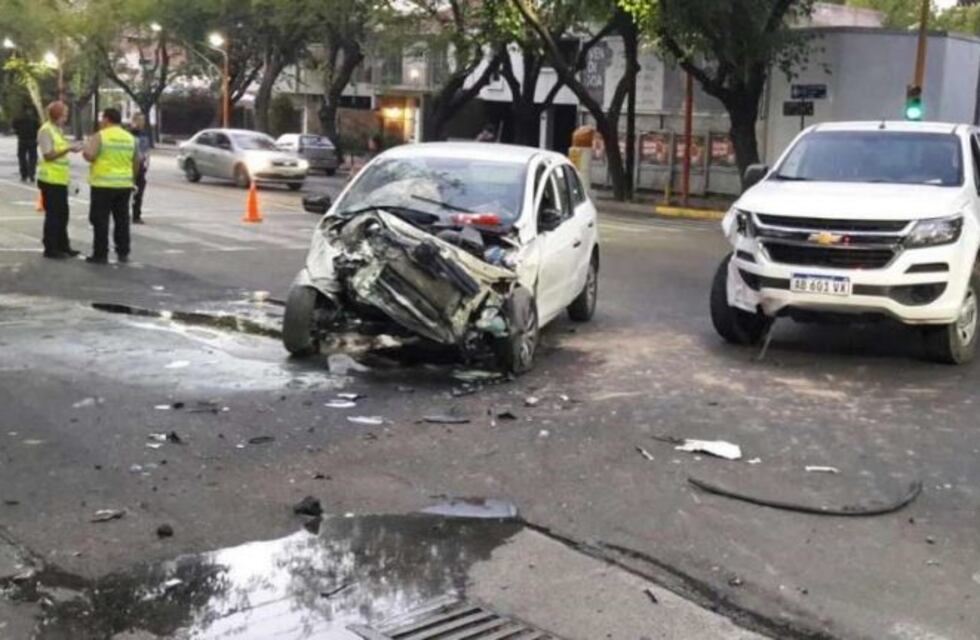 Tremendo choque camino al carrusel