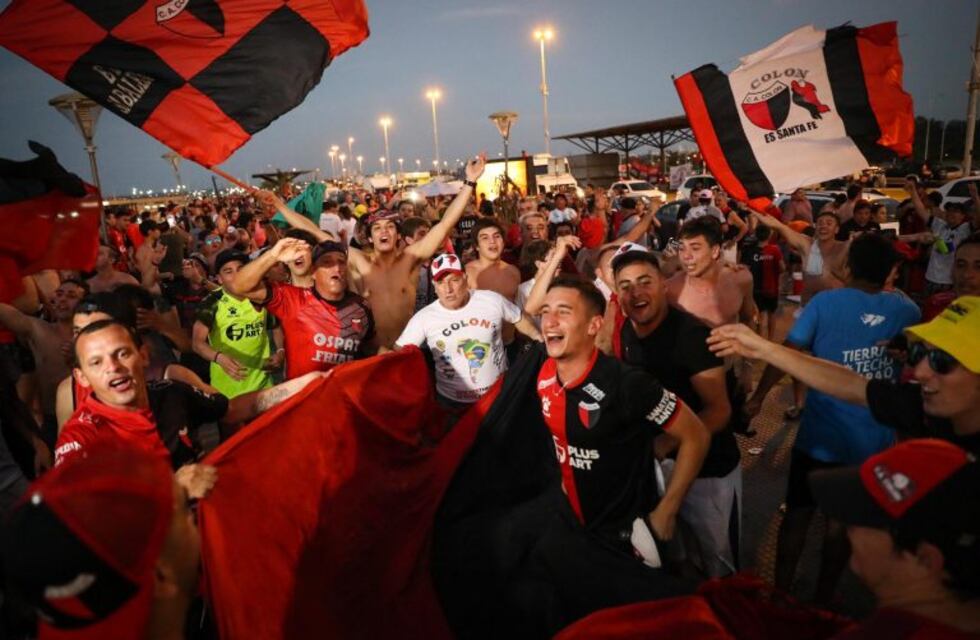 Preocupa la posible importación de dengue con la llegada de hinchas de Colón desde Paraguay