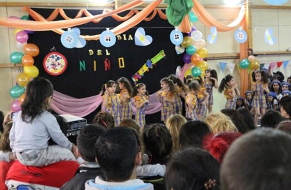 Celebran el día del niño en el B° 150 viviendas