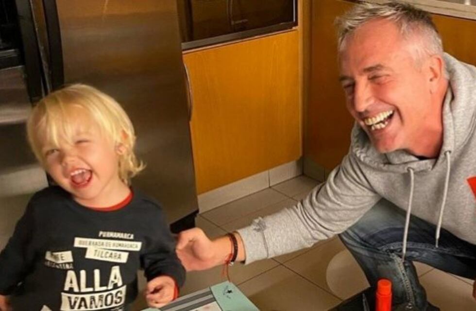 Mirko escribió sus primeras letras y Marley se mostró súper orgulloso