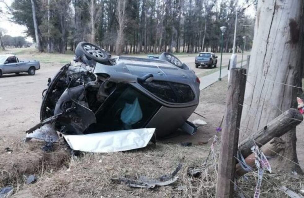 Arroyito: perdió el control y tumbo el vehículo en la Costanera del Balneario Municipal