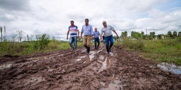 Capitanich y miembros de su gabinete recorrieron las zonas afectadas en el interior chaqueño\u002E (Prensa Casa de Gobierno)