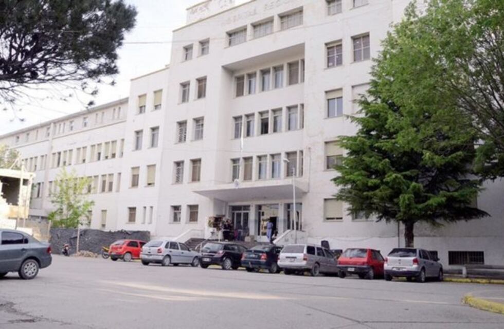 Un niño de 2 años cayó desde 10 metros por el hueco de un ascensor