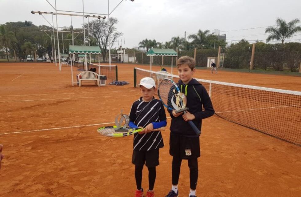 Juan Mollá y Vicente Cerda con títulos para el tenis de Arroyito