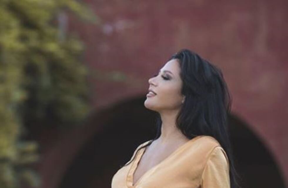 El desconsolado llanto de Adabel Guerrero mientras le cantaba a su beba recién nacida