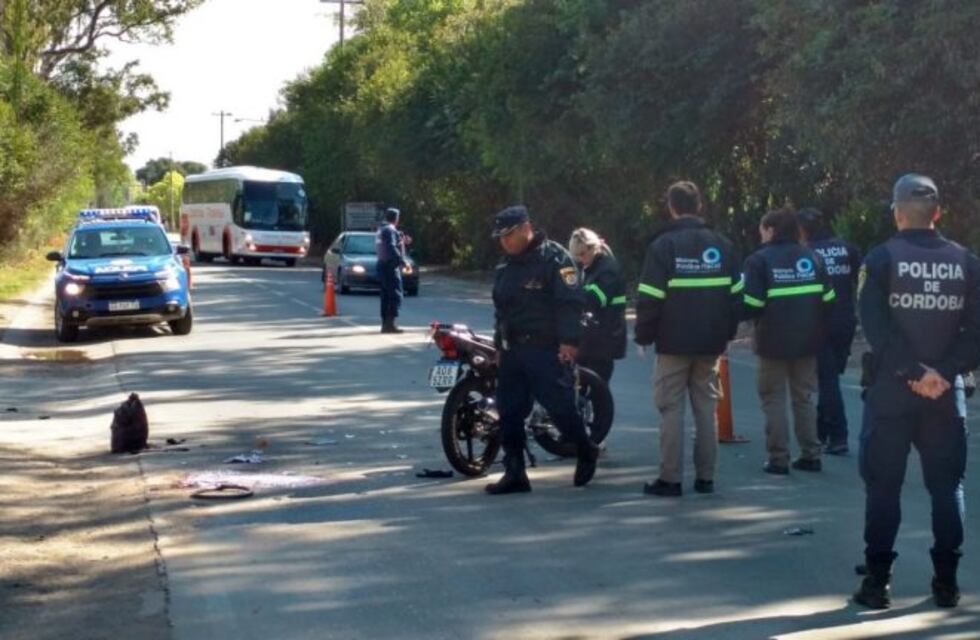 Murió un motociclista al chocar de atrás contra un camión