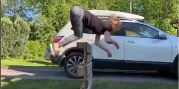 Viral: el insólito video de la mujer que se cree caballo y salta vallas en "cuatro patas"