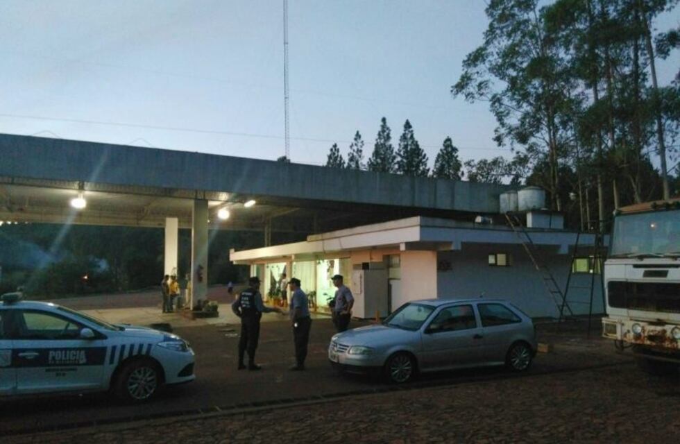 Motochorros robaron una YPF en Piray