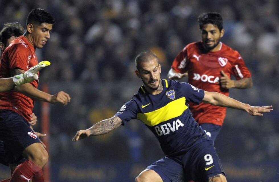 Boca goleó 3-0 a Independiente y se escapó en la punta del torneo