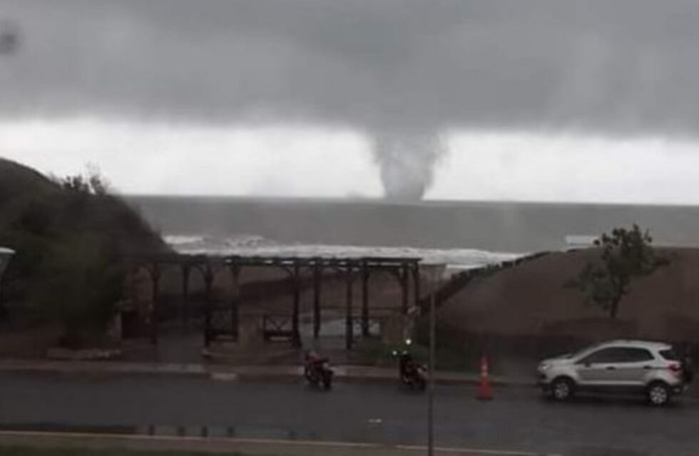 Una tromba marina sorprendió a los habitantes de Mar del Tuyú