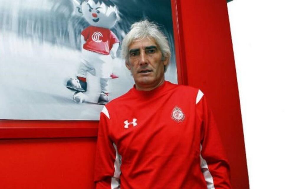 Instituto: otra charla con Corti; y Perazzo en la agenda