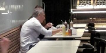 El Presidente comiendo en Olivos