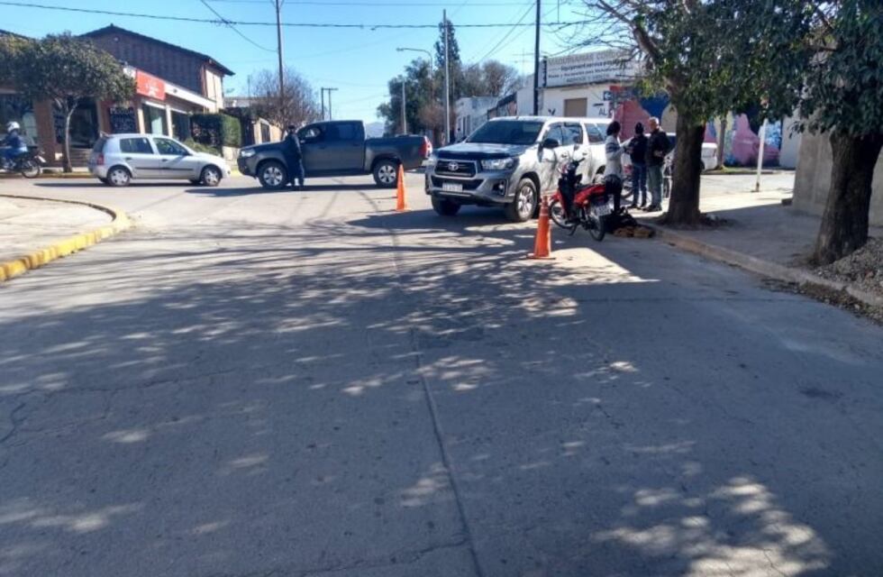 Un nuevo accidente entre una camioneta y una motocicleta en Alta Gracia