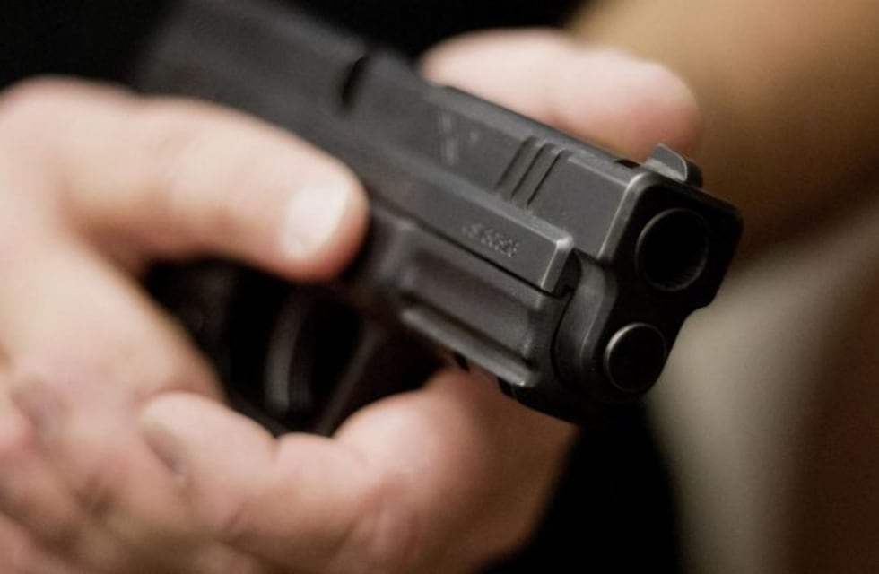 Investigan si un joven de 17 años le disparó a su hermano en Campo Grande