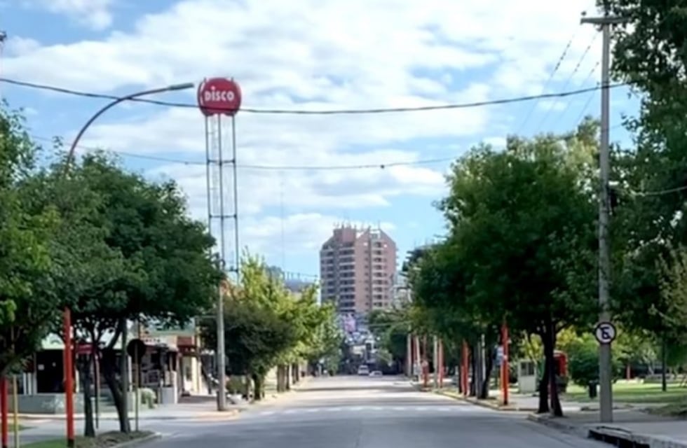 Carlos Paz: suspenden impuestos para comerciantes y reducen al 50% los sueldos de funcionarios
