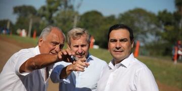 Valdés recorre las obras de la Autovía junto a Frigerio\u002E (@gustavovaldesok)