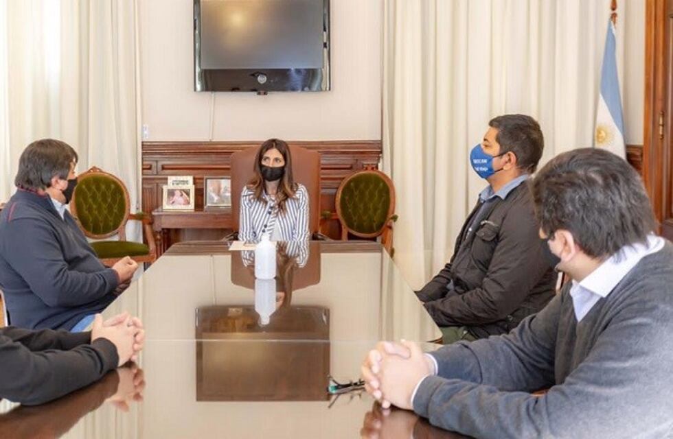 Buscan mejorar la situación de unos 28 mil trabajadores rurales