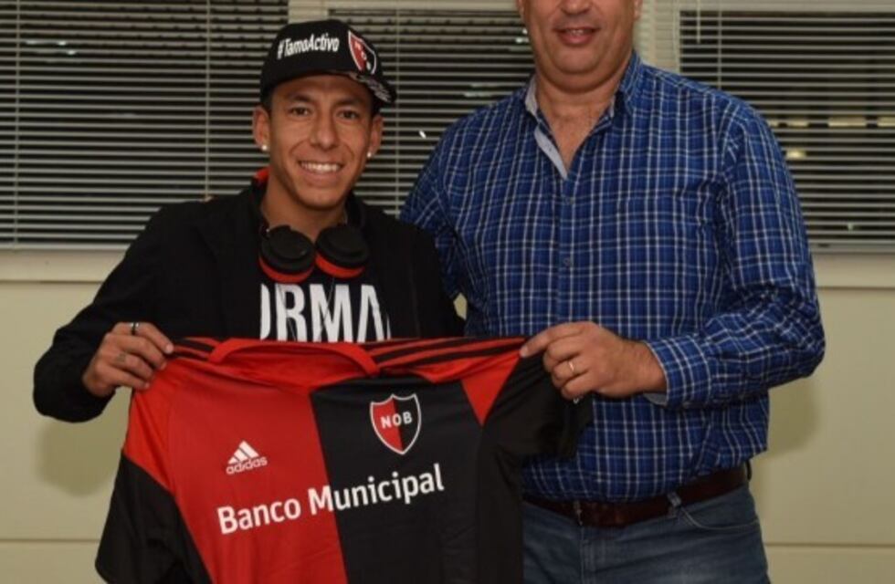 El día de la salida de Maxi, Sarmiento firmó con Newell's