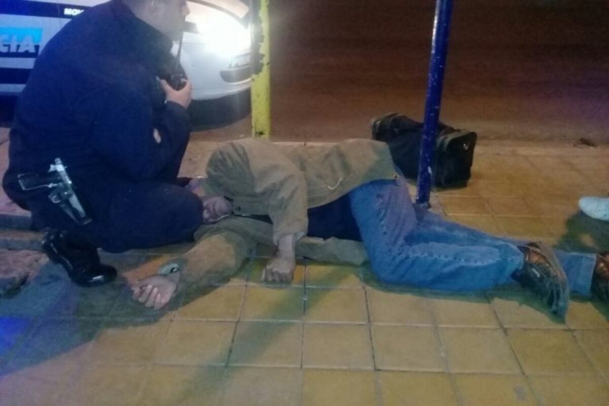 El hombre llegó a la puerta del hospital a pedir ayuda y allí se desplomó\u002E