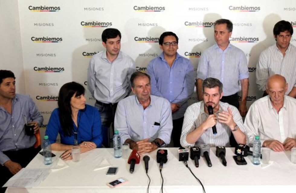 Marcos Peña expresó su "más profundo repudio" ante las críticas de Bonfatti a Macri