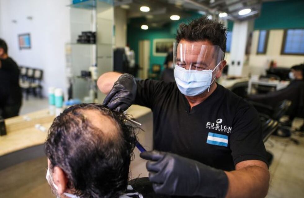 Cuarentena: comienza la reapertura en la Ciudad y la Provincia con la vuelta de comercios y fábricas