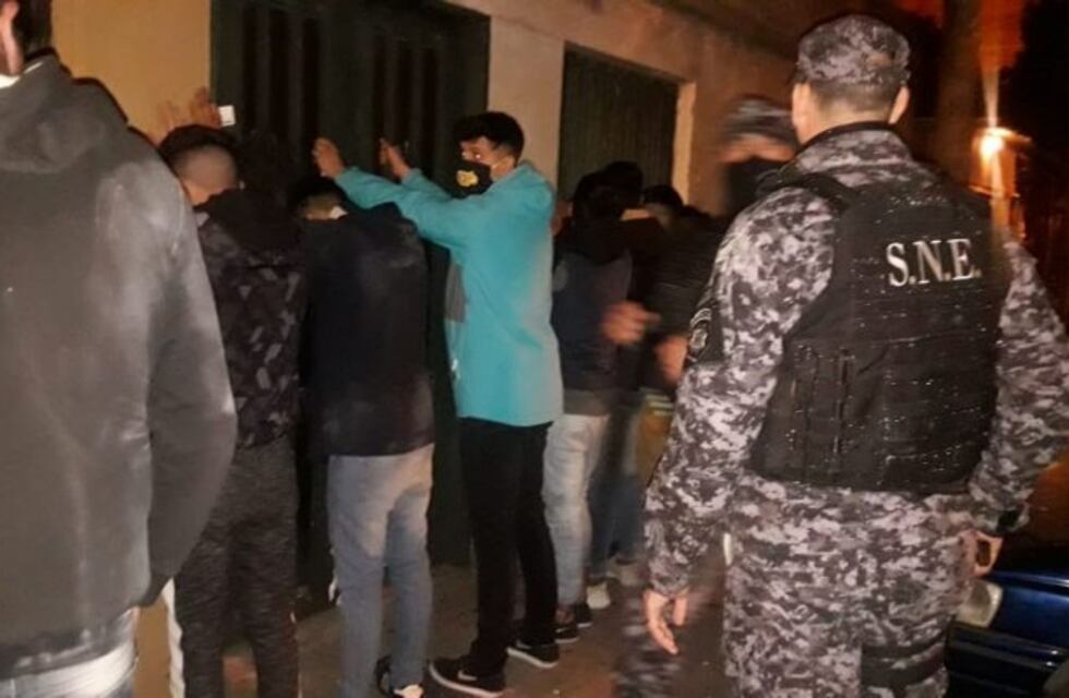 Demoraron a 60 personas tras fiesta clandestina en la zona sur de Rosario