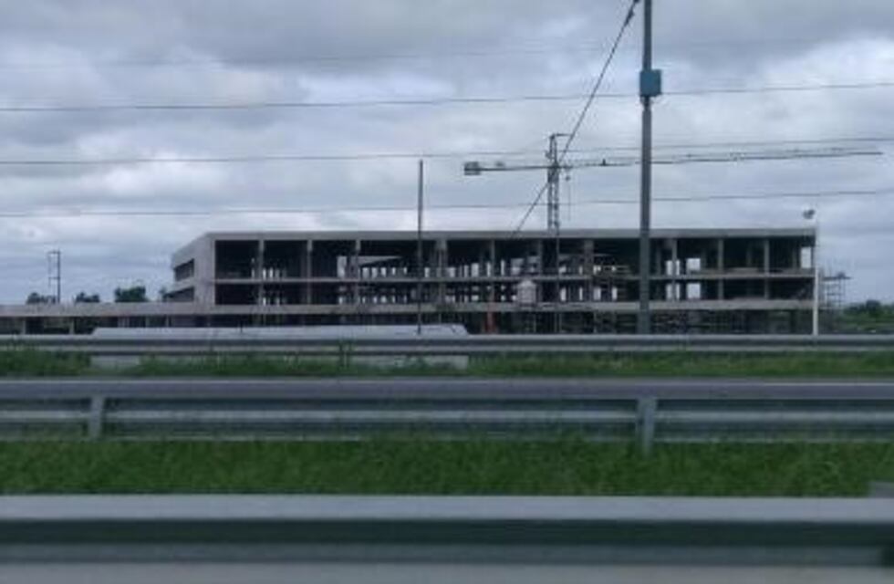 Polémica por la gran demora en la construcción del Hospital Regional Sur