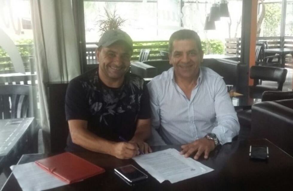 "Sapo" Coleoni seguirá al frente de Central Córdoba un año más