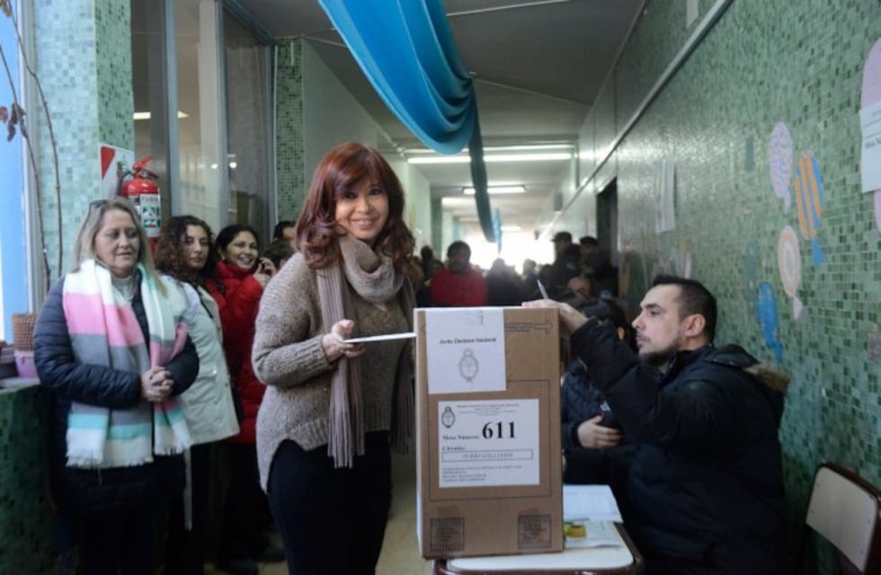 Cristina Kirchner votó en Río Gallegos y no habló con la prensa
