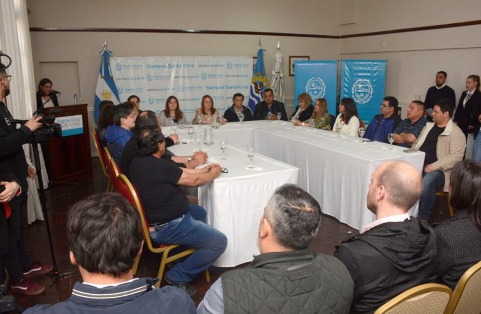 El Gobierno firmó quince nuevos convenios con municipios y organizaciones de la provincia