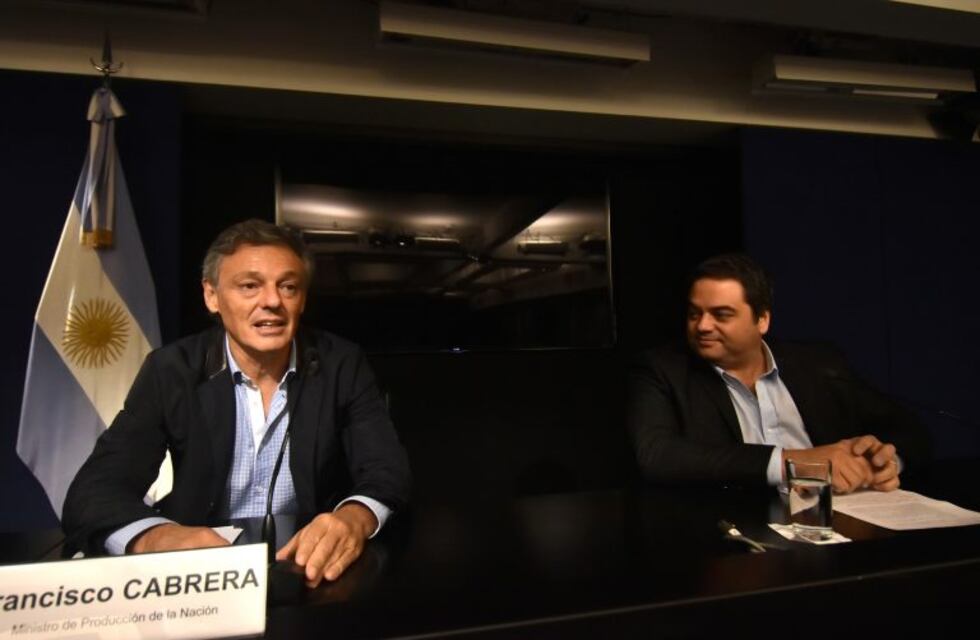 Paritarias: el Gobierno y los estatales acordaron un aumento del 20%