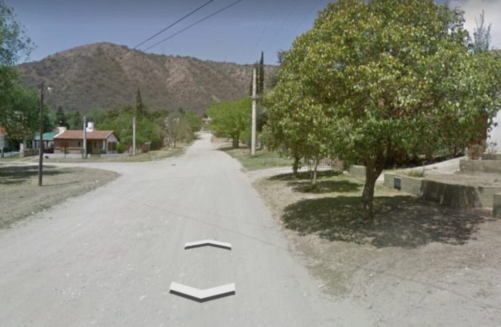 Fueron detenidos robando dentro de una casa