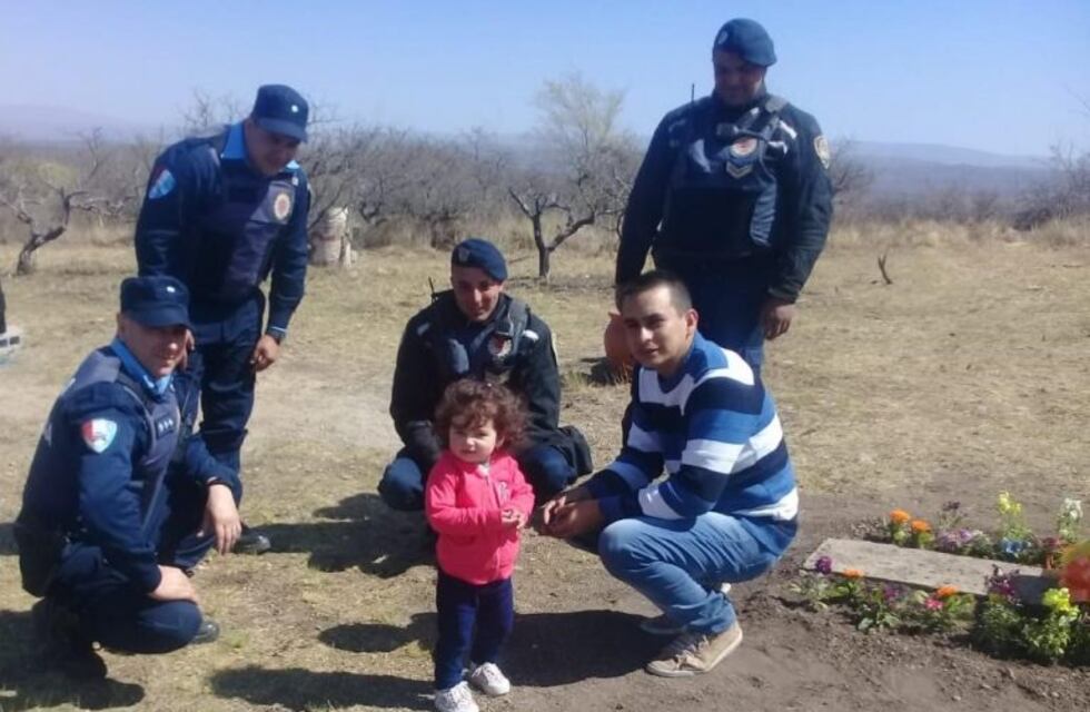 Bialet Massé: sentido homenaje a mujer policía que falleció cumpliendo servicio