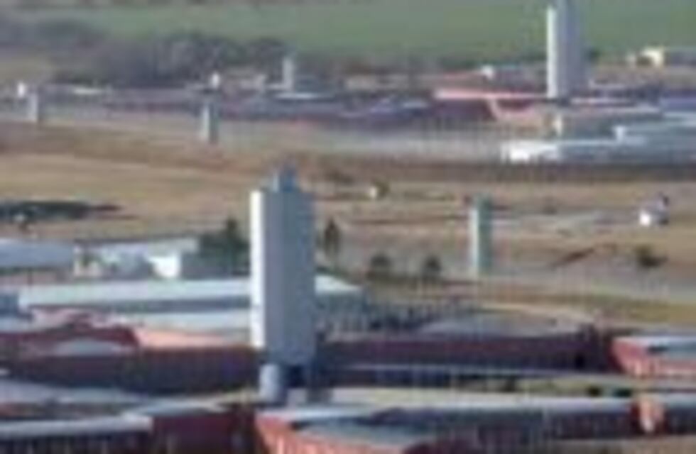 Dos presos de Bouwer fueron heridos en una pelea masiva dentro de la cárcel