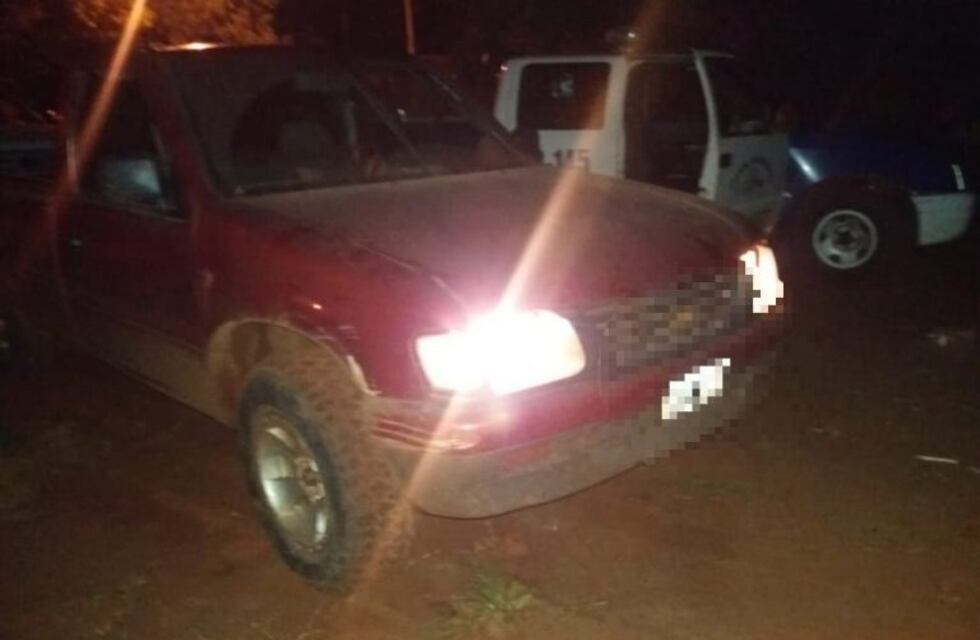Robaron una camioneta, se escondieron en el monte y la Policía los atrapó