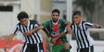 Gimnasia y Esgrima empatu00f3 en cero ante Agropecuario de Carlos Casares.