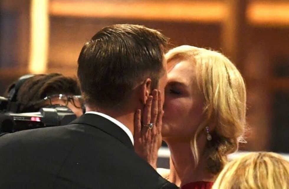 Emmy 2017: el pico de Nicole Kidman y Alexander Skarsgard, la apertura y el homenaje a los que fallecieron