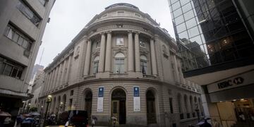 Por el salto del dólar, el rojo del intercambio comercial duplicó al del 2017