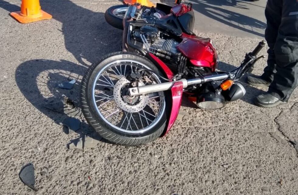 Alta Gracia: colisión entre un vehículo y una motocicleta
