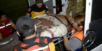 DYN11, MENDOZA, 18/02/2017, UN MICRO DE LARGA DISTANCIA QUE SE DIRIGIA A CHILE DESDE LA PROVINCIA DE MENDOZA, VOLCO EN LA RUTA NACIONAL 7 A LA ALTURA DE HORCONES, DEJANDO UN SALDO HASTA EL MONENTO DE 19 PERSONAS FALLECIDAS Y 21 HERIDOS.nFOTO:DYN/GENTILEZA