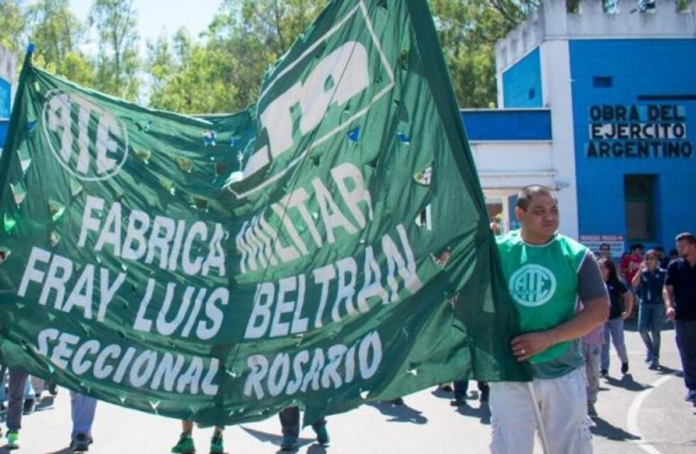 Despidos sin fin en Fabricaciones Militares: echaron a un empleado con licencia médica