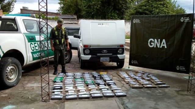 En el operativo, unos 74 kilos de cocaína y 23 de marihuana fueron incautados por personal de Gendarmería Nacional\u002E