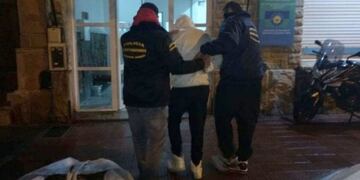 Interpol detuvo a un hombre en el velatorio de su hijo\u002E